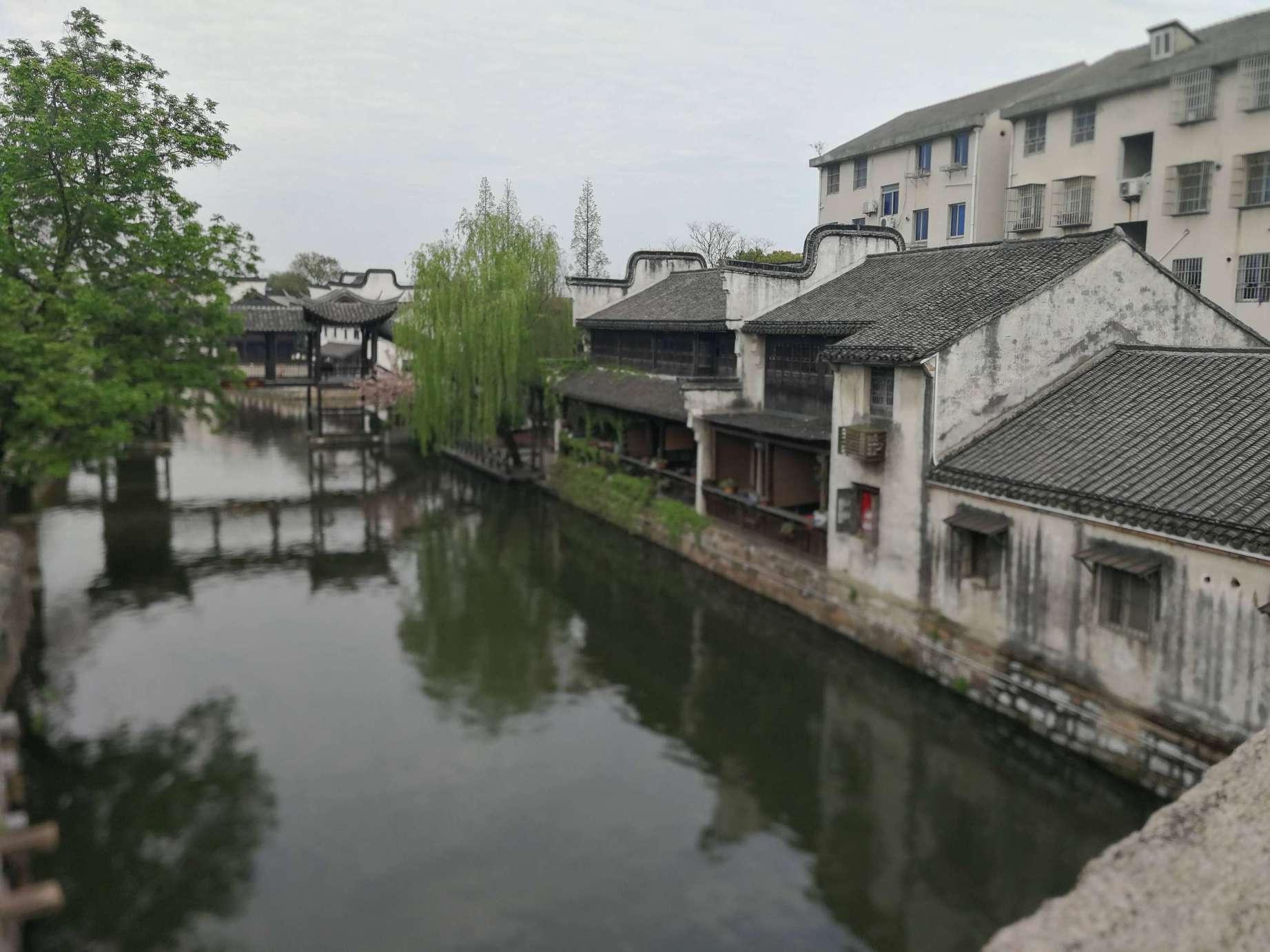 卷腹和仰卧起坐有什么区别，为什么卷腹比仰卧起坐效果好？